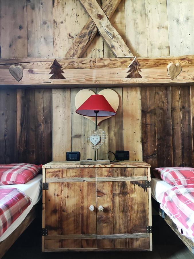 La Tana Dell'Orso Apartment Campitello di Fassa Luaran gambar