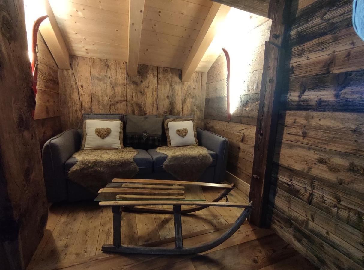 La Tana Dell'Orso Apartment Campitello di Fassa Luaran gambar