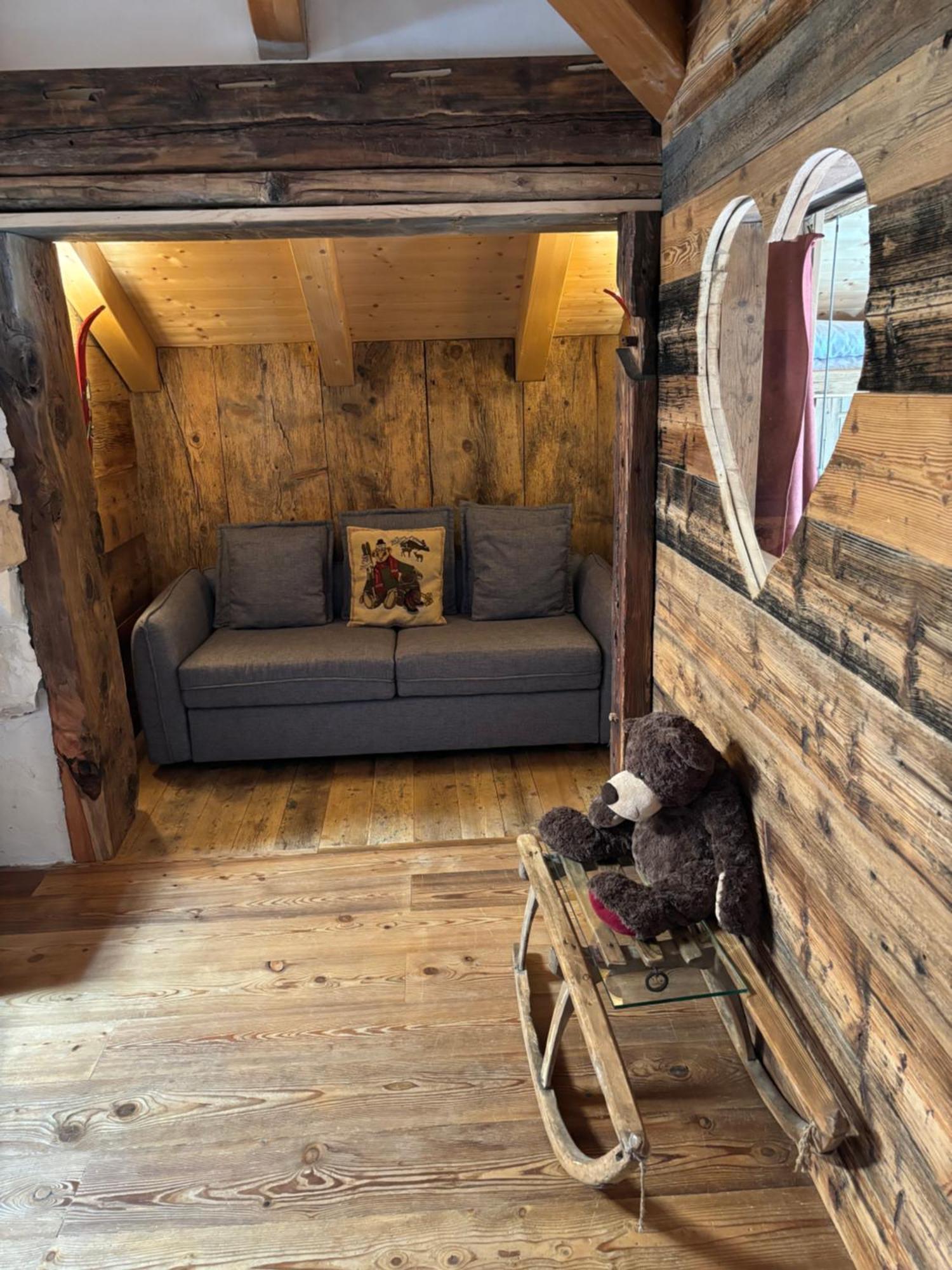 La Tana Dell'Orso Apartment Campitello di Fassa Luaran gambar
