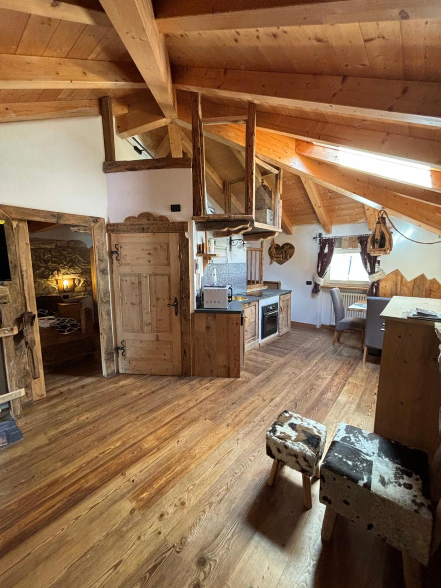 La Tana Dell'Orso Apartment Campitello di Fassa Luaran gambar