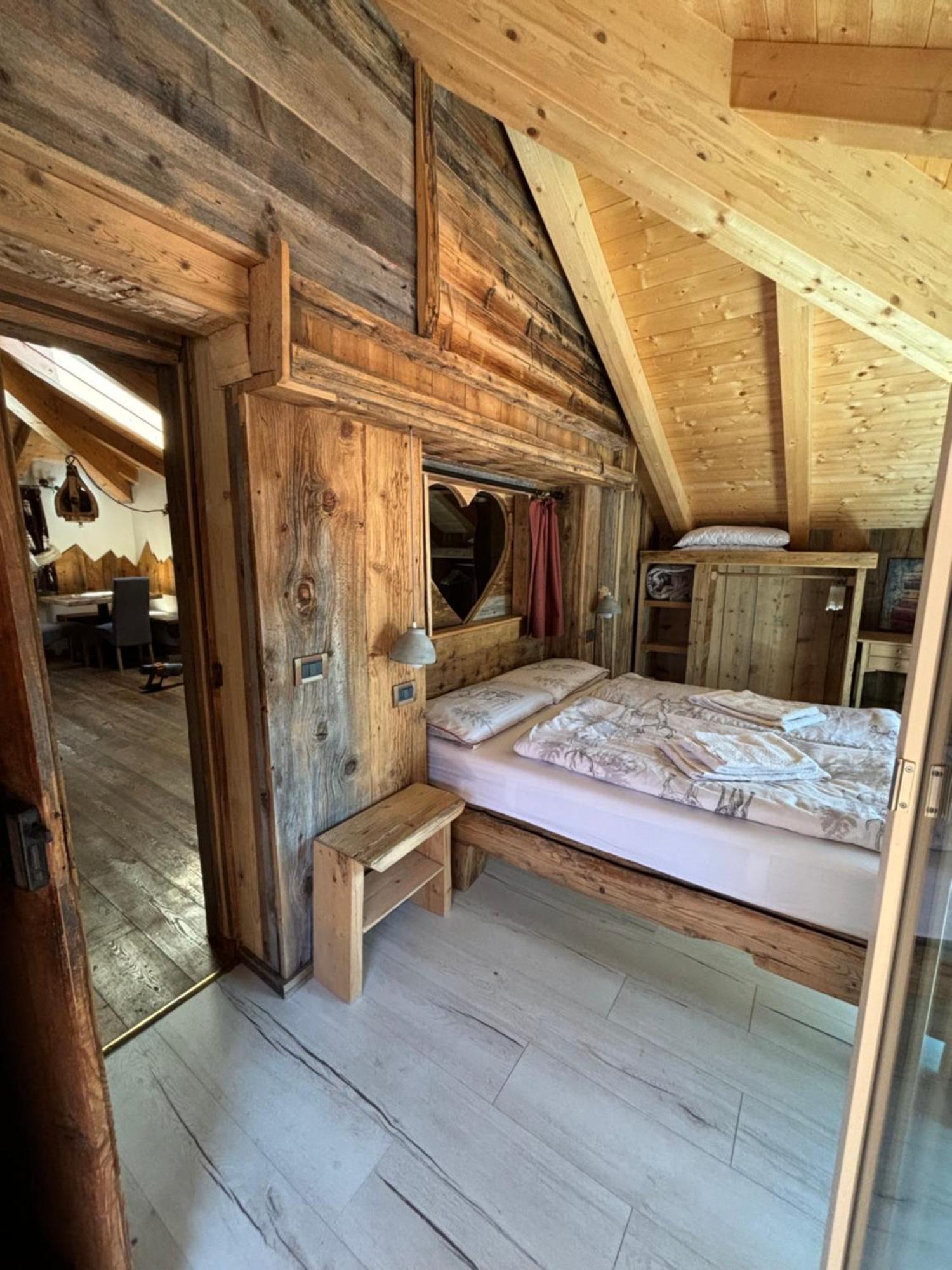 La Tana Dell'Orso Apartment Campitello di Fassa Luaran gambar