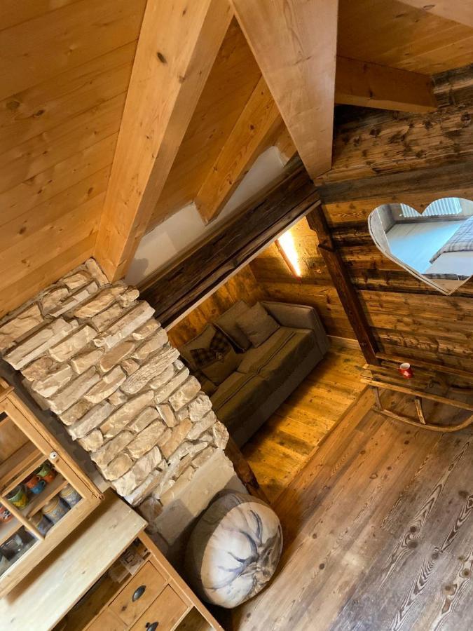La Tana Dell'Orso Apartment Campitello di Fassa Luaran gambar