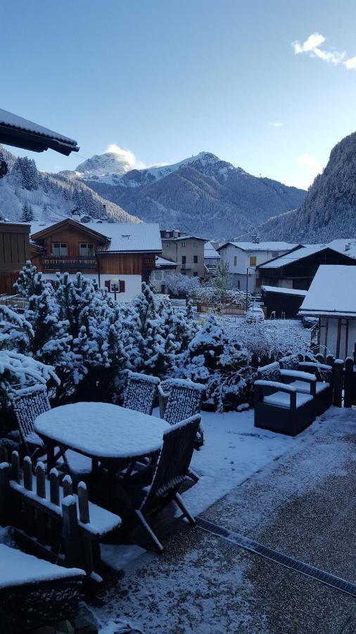 La Tana Dell'Orso Apartment Campitello di Fassa Luaran gambar